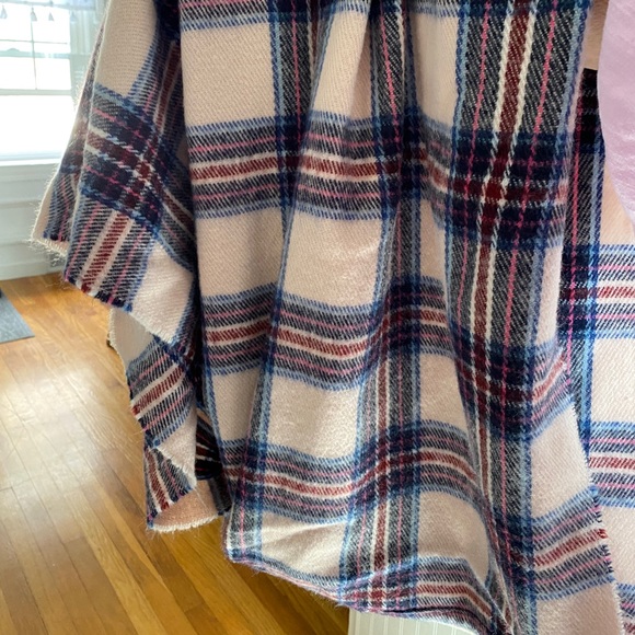 H & M Infinity Scarf - Picture 8 of 16